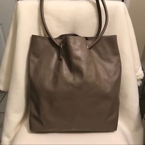 ✨Mezzi Large Leather Tote Bag